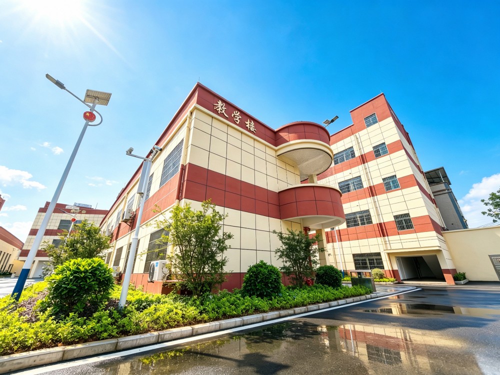 潮州家长如何选择靠谱的全封闭叛逆小孩改变学校